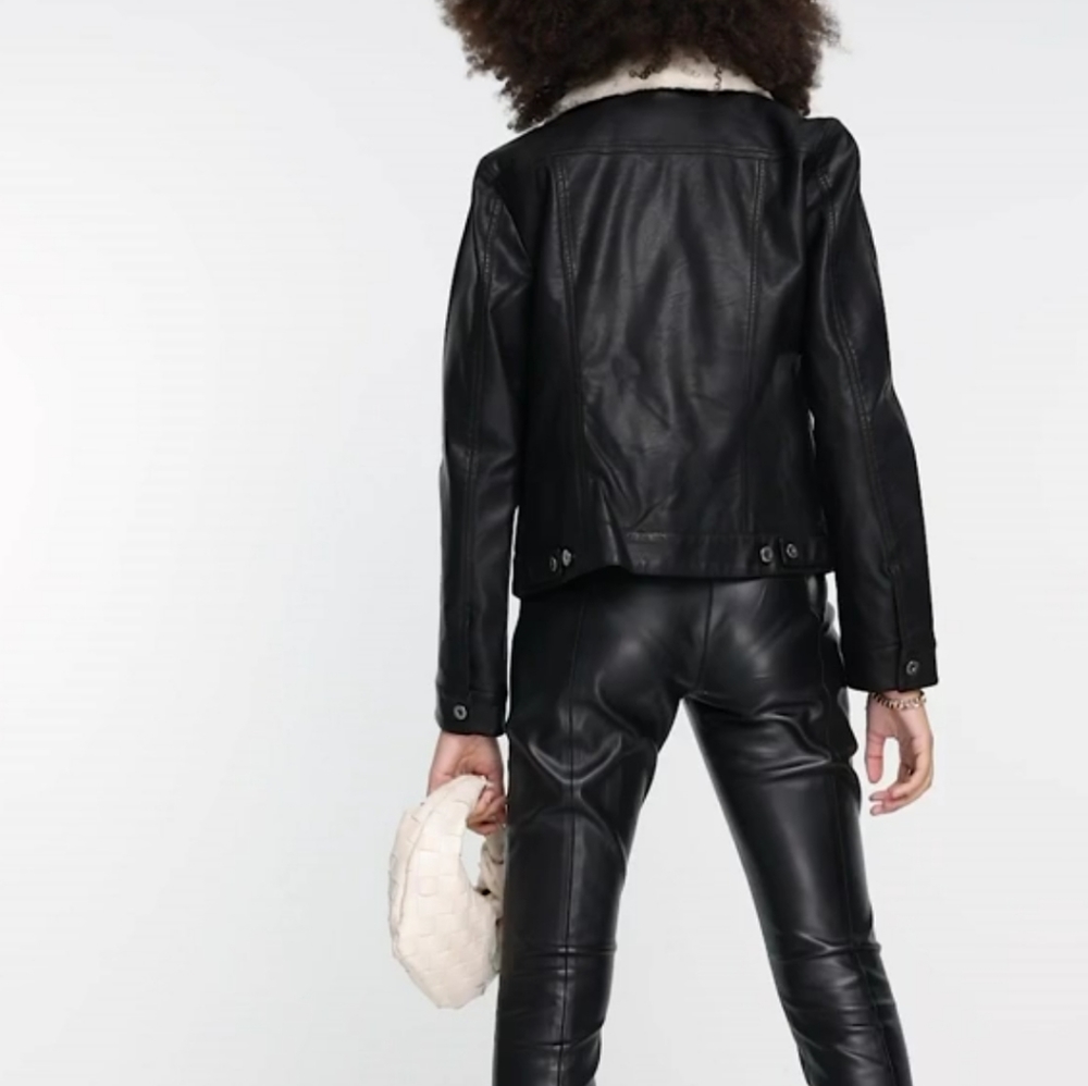 Levi's trucker sherpa collar jacket - Picture 7 of 16